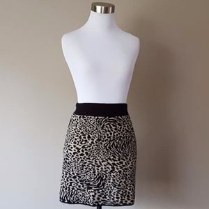 S / Koogi / Black and White Skirt / Elastic Waist
